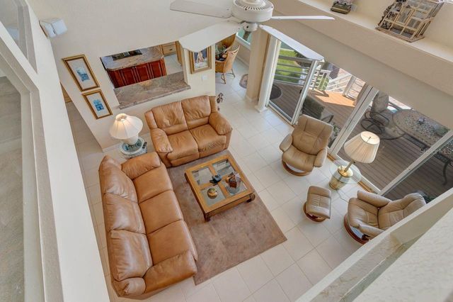 205 6TH STREET E, Tierra Verde, FL 33715