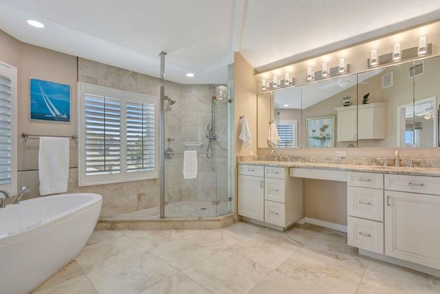 205 6TH STREET E, Tierra Verde, FL 33715