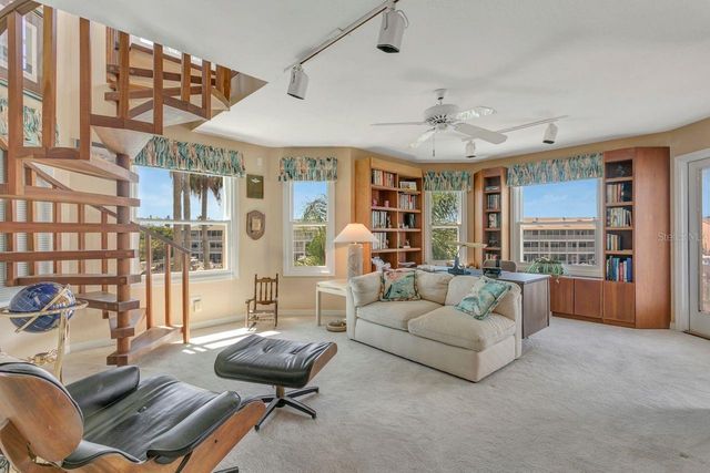 205 6TH STREET E, Tierra Verde, FL 33715