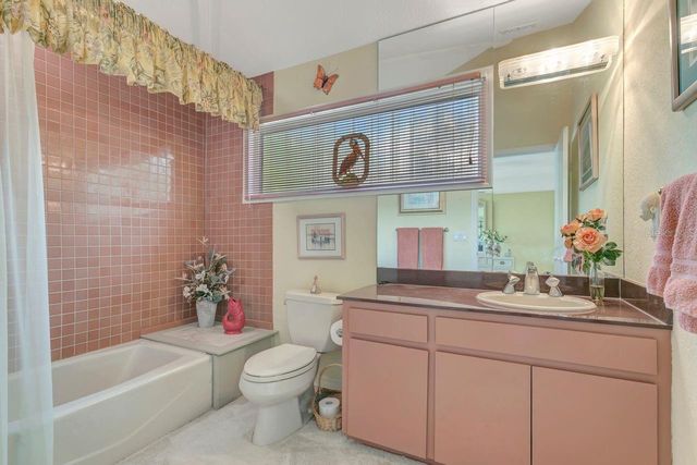 205 6TH STREET E, Tierra Verde, FL 33715