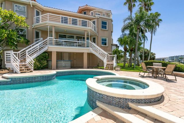 205 6TH STREET E, Tierra Verde, FL 33715