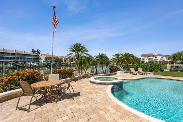 205 6TH STREET E, Tierra Verde, FL 33715