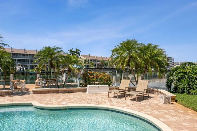 205 6TH STREET E, Tierra Verde, FL 33715