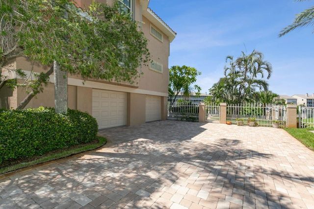 205 6TH STREET E, Tierra Verde, FL 33715