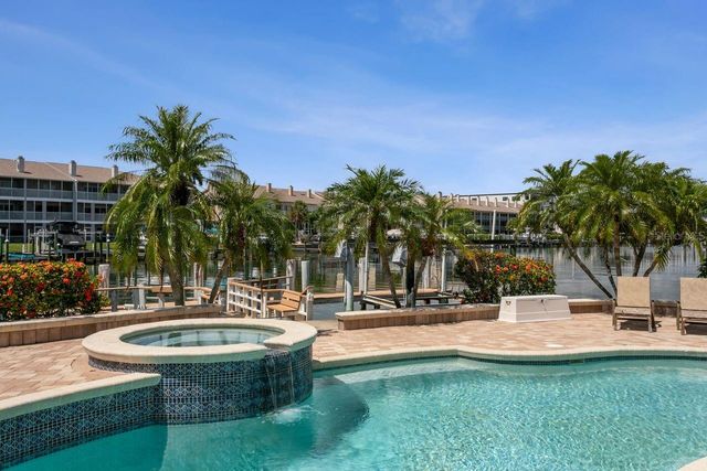 205 6TH STREET E, Tierra Verde, FL 33715