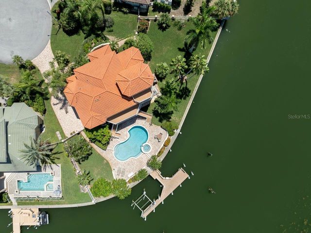 205 6TH STREET E, Tierra Verde, FL 33715