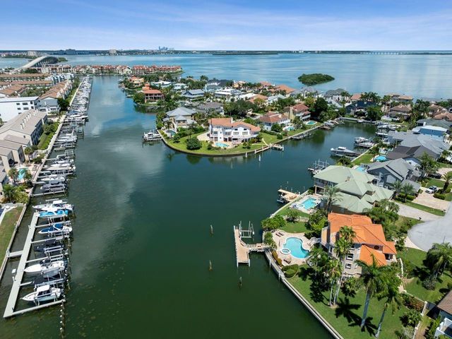 205 6TH STREET E, Tierra Verde, FL 33715