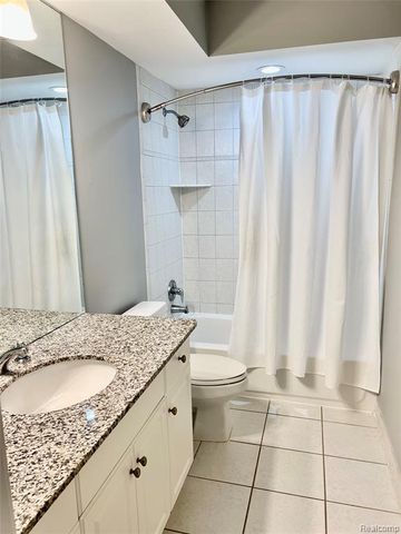 1113 N Old Woodward Avenue 41, Birmingham, MI 48009