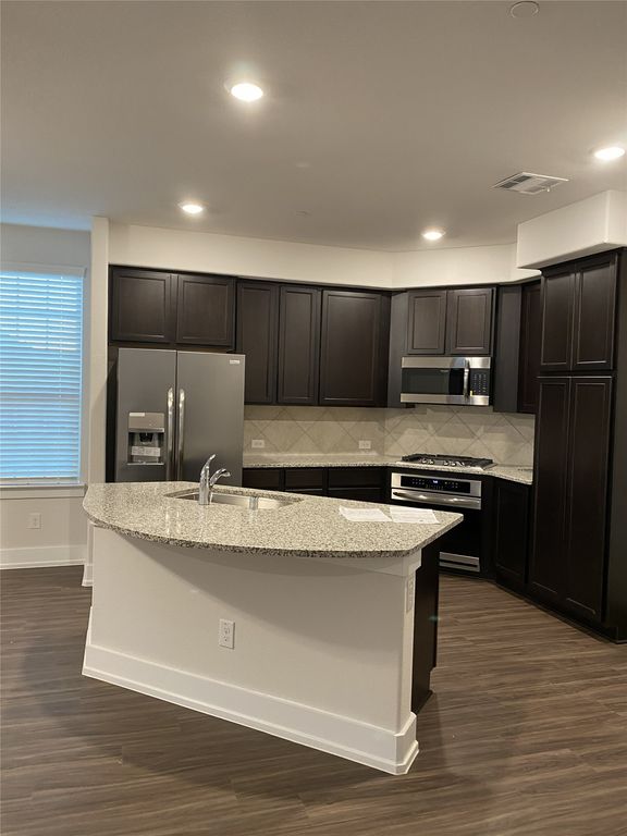 2401 Siskiyou Street, Lewisville, TX 75056