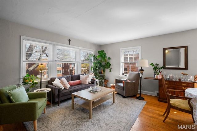 7030 Amherst Avenue, University City, MO 63130