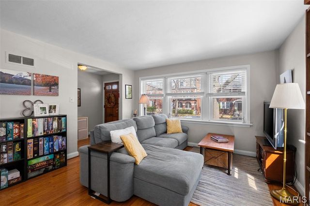 7030 Amherst Avenue, University City, MO 63130