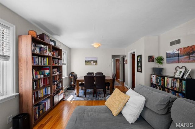 7030 Amherst Avenue, University City, MO 63130