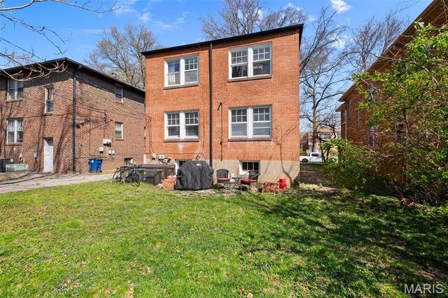 7030 Amherst Avenue, University City, MO 63130