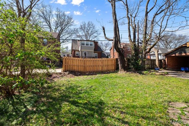 7030 Amherst Avenue, University City, MO 63130