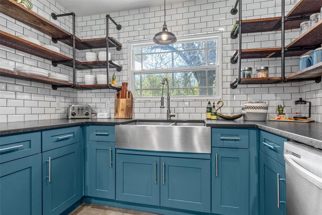 1320 Hillside Street, Waco, TX 76710