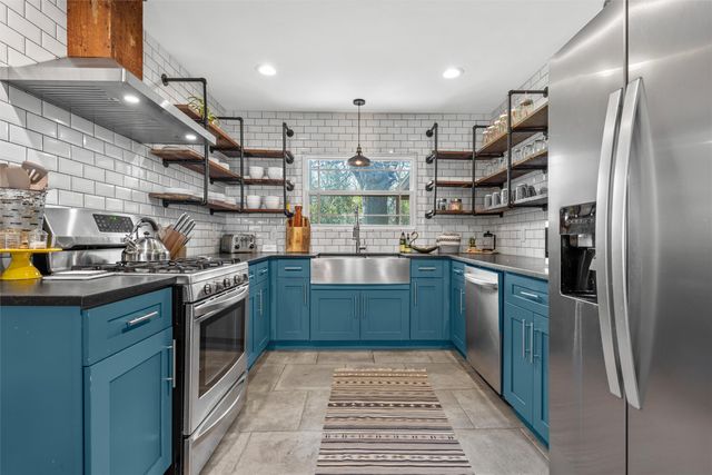 1320 Hillside Street, Waco, TX 76710