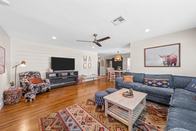 1320 Hillside Street, Waco, TX 76710