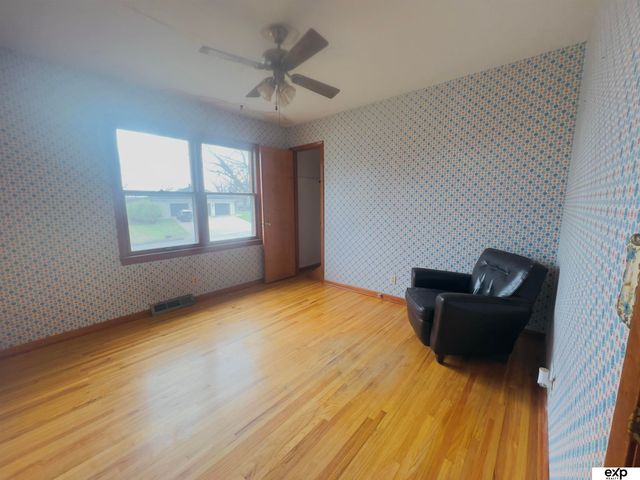 16512 Poppleton Avenue, Omaha, NE 68130