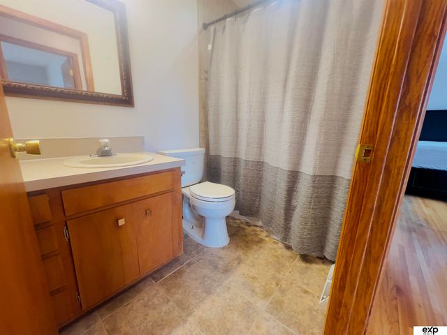 16512 Poppleton Avenue, Omaha, NE 68130