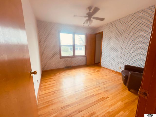 16512 Poppleton Avenue, Omaha, NE 68130