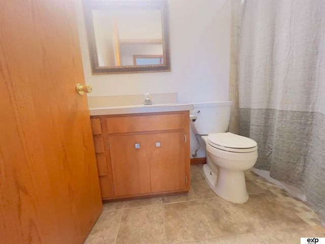 16512 Poppleton Avenue, Omaha, NE 68130
