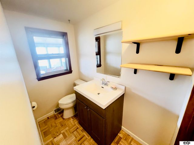 16512 Poppleton Avenue, Omaha, NE 68130