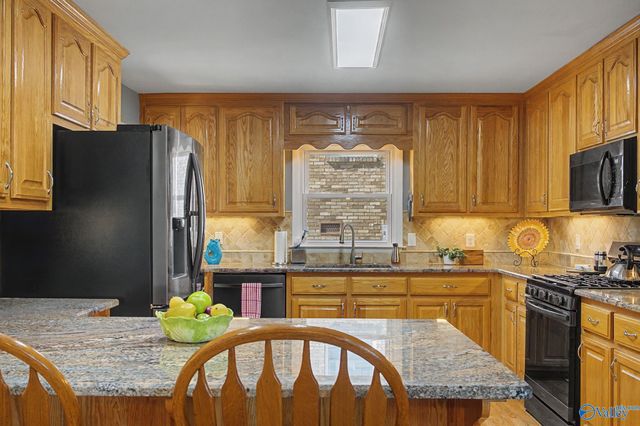 811 Forrest Heights Drive SE, Huntsville, AL 35802