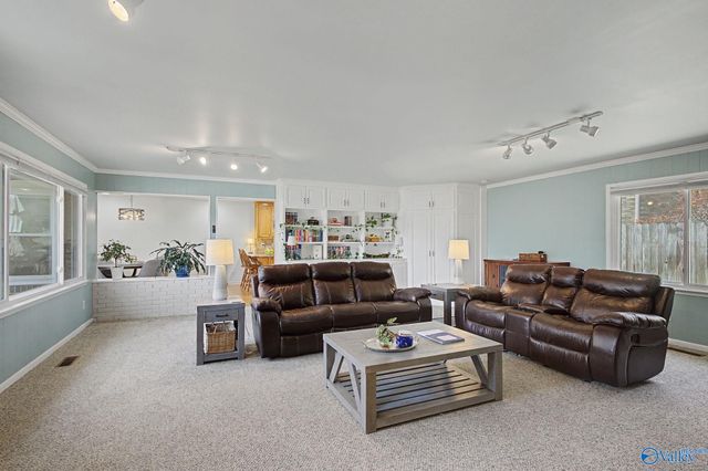 811 Forrest Heights Drive SE, Huntsville, AL 35802