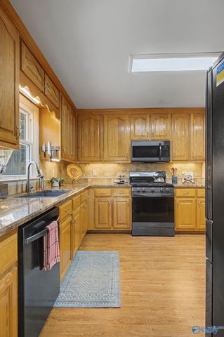 811 Forrest Heights Drive SE, Huntsville, AL 35802