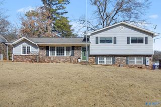 811 Forrest Heights Drive SE, Huntsville, AL 35802