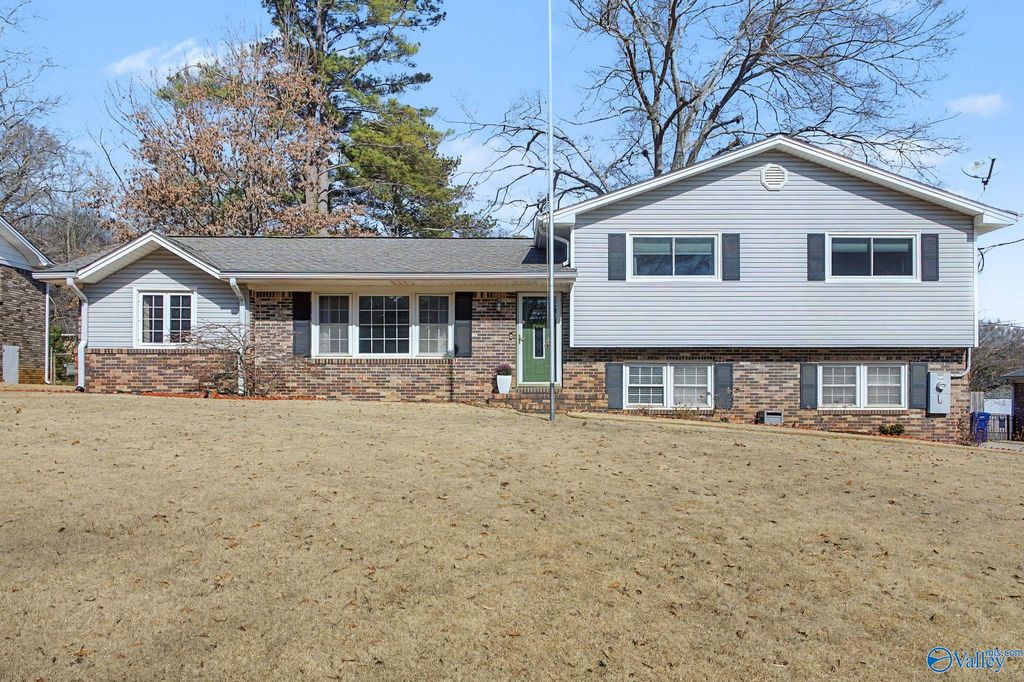 811 Forrest Heights Drive SE, Huntsville, AL 35802