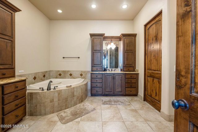 7165 Lake Lucero Loop, Las Cruces, NM 88011