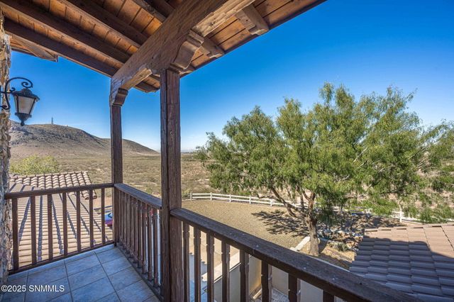 7165 Lake Lucero Loop, Las Cruces, NM 88011