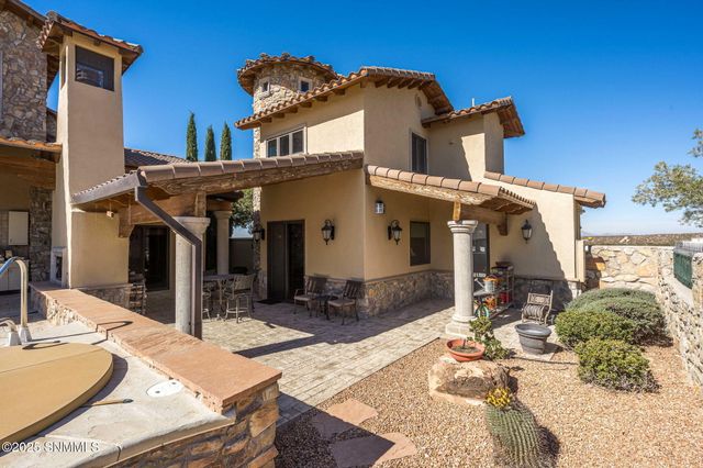 7165 Lake Lucero Loop, Las Cruces, NM 88011