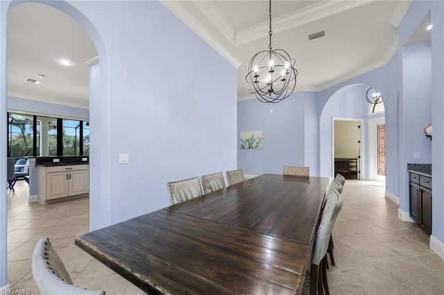 9461 Napoli LN, Naples, FL 34113