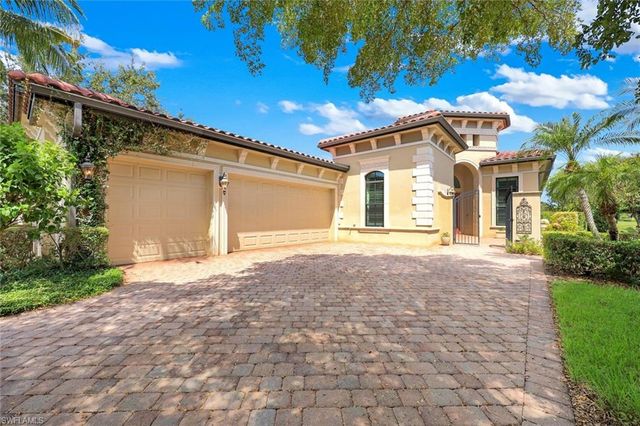 9461 Napoli LN, Naples, FL 34113