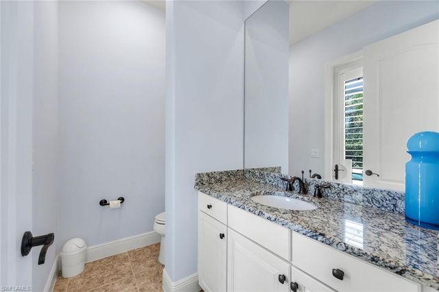 9461 Napoli LN, Naples, FL 34113