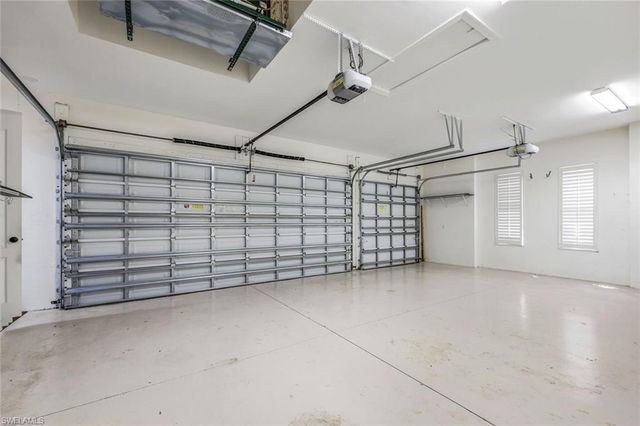 9461 Napoli LN, Naples, FL 34113