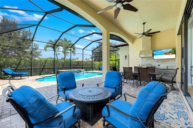 9461 Napoli LN, Naples, FL 34113
