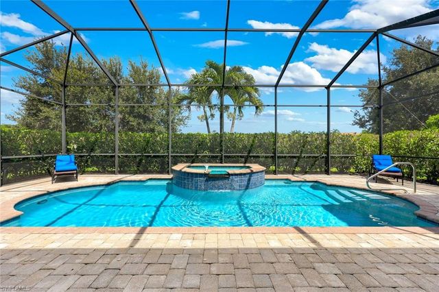 9461 Napoli LN, Naples, FL 34113