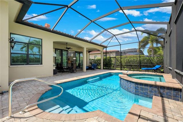 9461 Napoli LN, Naples, FL 34113
