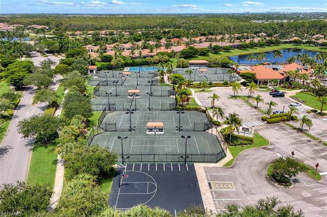 9461 Napoli LN, Naples, FL 34113