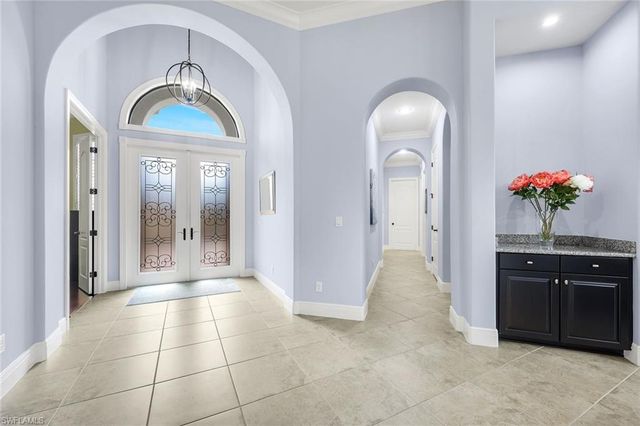 9461 Napoli LN, Naples, FL 34113