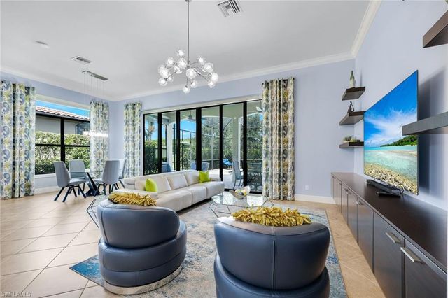 9461 Napoli LN, Naples, FL 34113