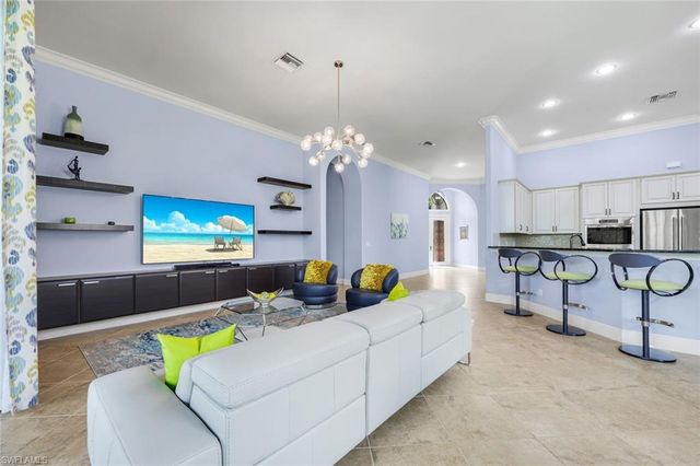 9461 Napoli LN, Naples, FL 34113