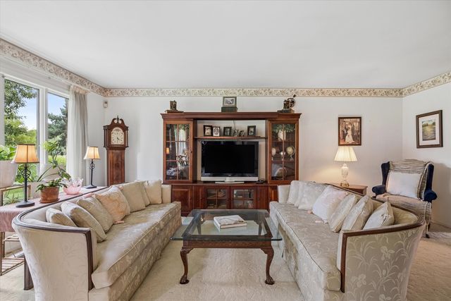 126 Castle Rock Lane, Bloomingdale, IL 60108
