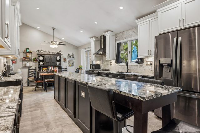 126 Castle Rock Lane, Bloomingdale, IL 60108
