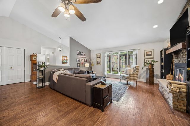 126 Castle Rock Lane, Bloomingdale, IL 60108
