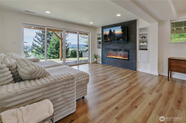 7501 171st Avenue Ct E, Sumner, WA 98391