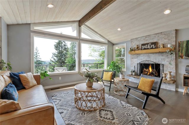7501 171st Avenue Ct E, Sumner, WA 98391